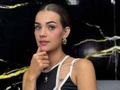 IsabellaMichelle from xLoveCam