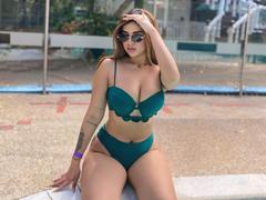 IsabellaMoreau from xLoveCam