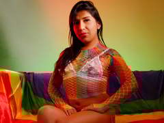 IsabellaStonnee - female with black hair and  small tits webcam at xLoveCam