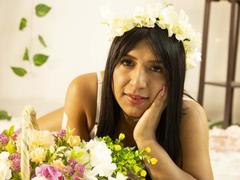 IsabellaStonnee - female with black hair and  small tits webcam at xLoveCam