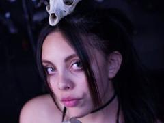 IsabellaTresor - female with brown hair and  big tits webcam at LiveJasmin
