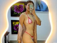 IsabellaaDreams - female with black hair and  big tits webcam at xLoveCam