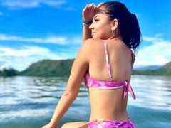 IsabellaaDreams - female with black hair and  big tits webcam at xLoveCam