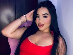 IsabellaaSweett - female with black hair webcam at xLoveCam