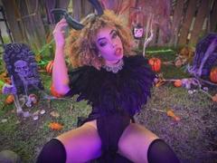 IsabelleJoens - female with brown hair and  big tits webcam at LiveJasmin