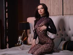 IsadoraReyes - female with black hair webcam at xLoveCam