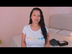 Isis69s - female webcam at xLoveCam