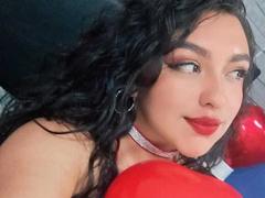 IsisLauneth - female with black hair webcam at LiveJasmin