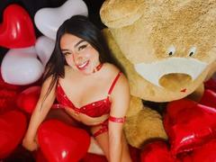 IsisLauneth - female with black hair webcam at LiveJasmin