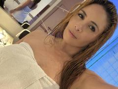 IssaVeella - female with red hair and  small tits webcam at xLoveCam