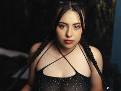 IssabelleHarper - female with brown hair and  big tits webcam at xLoveCam