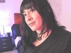 IsisDiosa - female with black hair webcam at xLoveCam