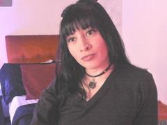 IsisDiosa - female with black hair webcam at xLoveCam