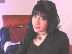 IsisDiosa - female with black hair webcam at xLoveCam