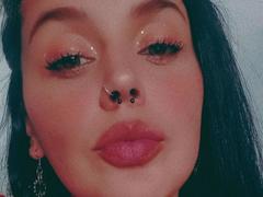 IsyMoon - female webcam at xLoveCam