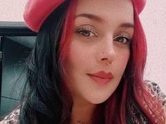 IsyMoon - female webcam at xLoveCam