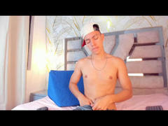 IthanClarck from xLoveCam