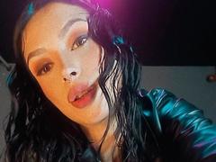 IvanaFetish - female with black hair and  small tits webcam at xLoveCam