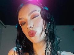 IvanaFetish - female with black hair and  small tits webcam at xLoveCam