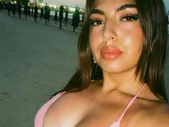 IvonneSantana - female with brown hair webcam at LiveJasmin