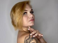 IvorySoul - blond female with  big tits webcam at xLoveCam