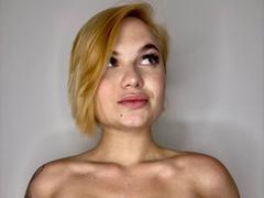 IvorySoul - blond female with  big tits webcam at xLoveCam