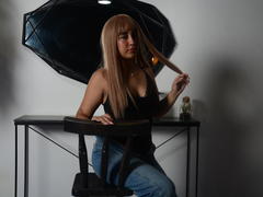 IvyBrooks from xLoveCam