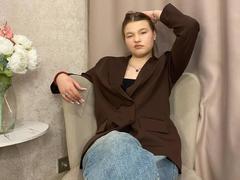 IvyCeovantes - female with brown hair webcam at xLoveCam