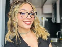 IvyCors - female webcam at xLoveCam