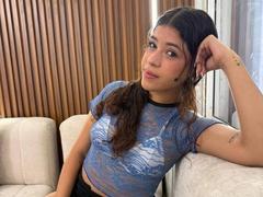 IvyRoses - female with brown hair webcam at LiveJasmin