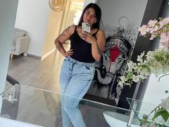 IvySoul - female with brown hair and  small tits webcam at xLoveCam