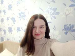 IzabelSunny - female with brown hair webcam at xLoveCam