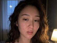 IzettaDingel - female with black hair and  big tits webcam at xLoveCam