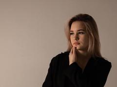 IzolaKlinglesmith - female webcam at xLoveCam