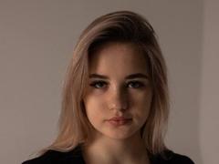 IzolaKlinglesmith - female webcam at xLoveCam