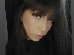 IsabelleBennett - female with black hair and  small tits webcam at LiveJasmin