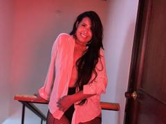 JackieMature - female with black hair webcam at xLoveCam