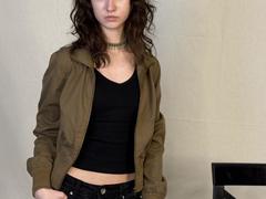 JaclynPalczewski - female with black hair webcam at xLoveCam