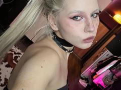 JacqueBridenstine - female webcam at xLoveCam