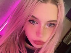JacqueBridenstine - female webcam at xLoveCam