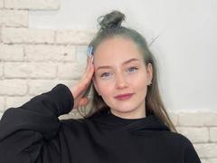 JacqulynBurtis - female with brown hair and  big tits webcam at xLoveCam