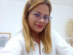 JaddeShine from xLoveCam