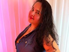 JadeBellee - female with black hair webcam at xLoveCam