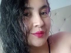 JadeBellee - female with black hair webcam at xLoveCam