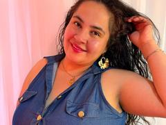 JadeBellee from xLoveCam