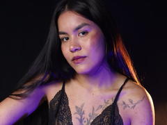 JadeBliss - female with brown hair webcam at xLoveCam