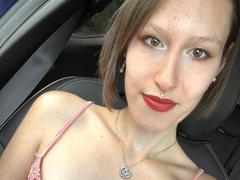 JadeFrenchKiss - female with brown hair webcam at xLoveCam