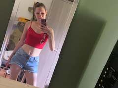 JadeFrenchKiss - female with brown hair webcam at xLoveCam