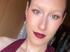 JadeFrenchKiss - female with brown hair webcam at xLoveCam