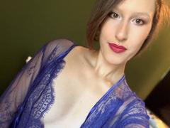 JadeFrenchKiss - female with brown hair webcam at xLoveCam